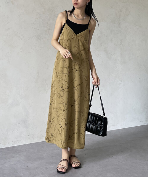 Thevon（ゼボン）の「ニュアンス柄キャミワンピース（ワンピース・レディース・オフホワイト/ブラック/オリーブ・FREE）」の21枚目の写真