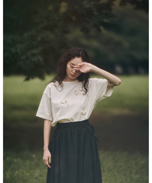moi tytto(モイテュット)の「オーバーサイズリボンTシャツ(Tシャツ/カットソー・レディース・ブラック/ベージュ/ナチュラル・FREE)」の7枚目の写真