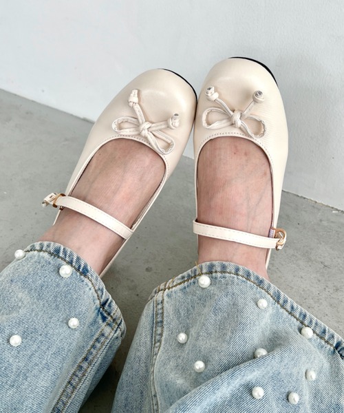 Loueme(ルエム)の「ストラップヒールバレエパンプス(パンプス・レディース・アイボリー/ピンク・23.5cm/24.5cm)」の2枚目の写真