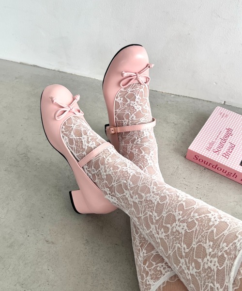Loueme(ルエム)の「ストラップヒールバレエパンプス(パンプス・レディース・アイボリー/ピンク・23.5cm/24.5cm)」の11枚目の写真