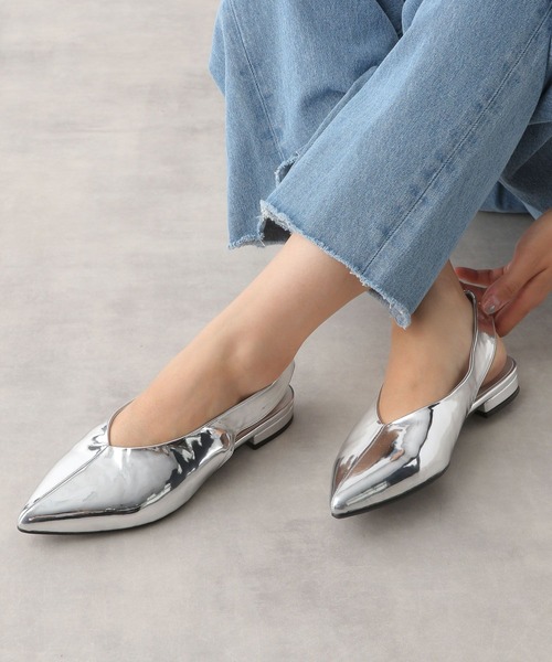 LEPSIM（レプシィム）の「メタリックバックストラップミュール　132003（その他シューズ・レディース・ブラック/シルバー・MEDIUM/LARGE）」の2枚目の写真