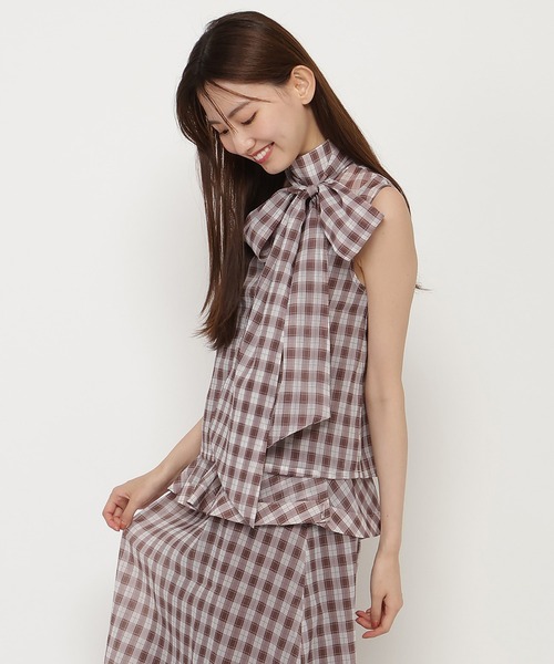 REDYAZEL（レディアゼル）の「【セットアップ可能】ボウタイノースリブラウス（シャツ/ブラウス・レディース・ブラウン/ベージュ/ブラック・FREE）」の13枚目の写真