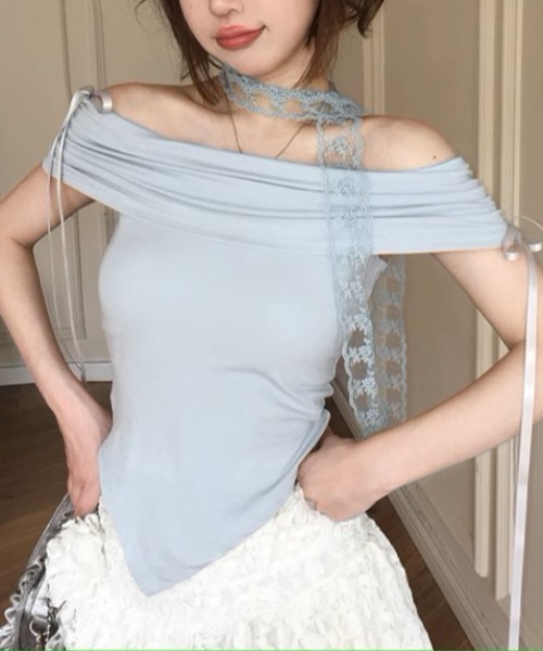 .KOM(ドットコム)の「A'GEM/9 × .kom 『.KOM/ドットケーオーエム』 リボンオフショルダートップ(Tシャツ/カットソー・レディース・グリーン/ブルー・FREE)」の1枚目の写真