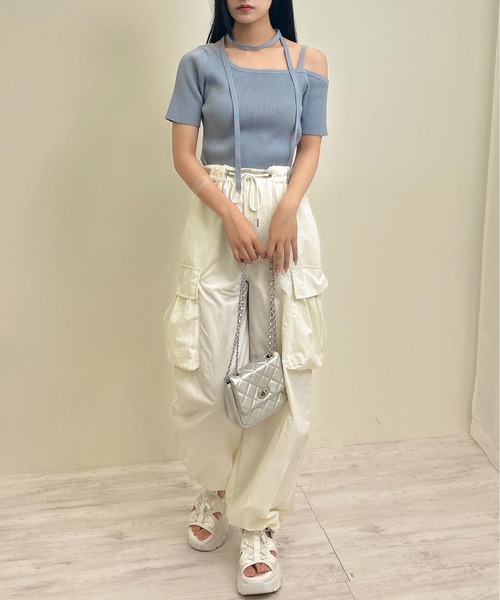 INGNI（イング）の「チョーカー付ワンショル半袖ニット（ニット/セーター・レディース・ブラック/オフホワイト/ブルー・M）」の10枚目の写真