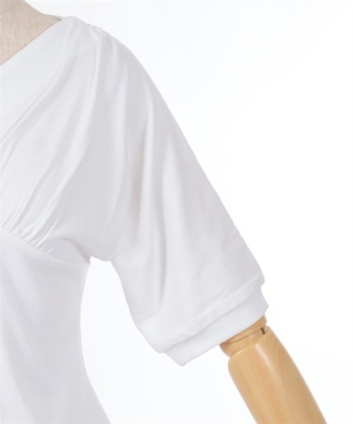 axes femme(アクシーズファム)の「ドルマン風Vネックトップス(Tシャツ/カットソー・レディース・ネイビー/ホワイト/ブラック・FREE)」の21枚目の写真