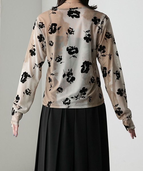 forksy.(フォルクシー)の「【forksy.】フロッキー花柄プリントプルオーバー(Tシャツ/カットソー・レディース・ベージュ/ブラウン/グレー・FREE)」の20枚目の写真