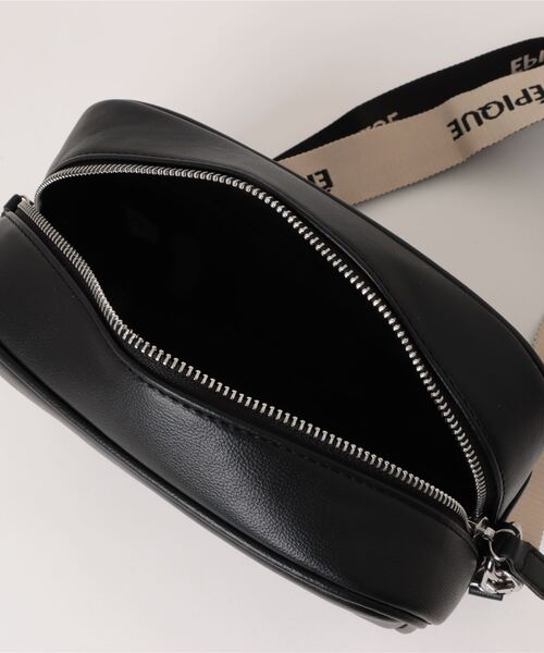 LOVETOXIC（ラブトキシック）の「エンボスショルダーバッグ（バックパック/リュック・キッズ・ブラック/シルバー/オフホワイト・FREE）」の16枚目の写真