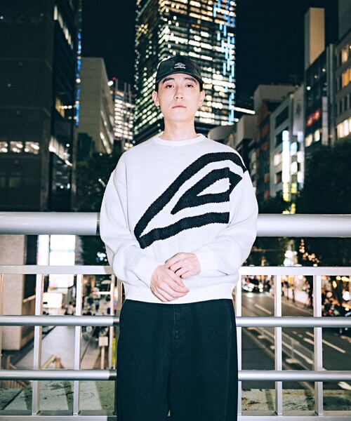 UMBRO(アンブロ)の「UMBRO/アンブロ SP BIG LOGO Knit pullover/別注 ビッグロゴ ニットプルオーバー(ニット/セーター・メンズ・ブラック/オフホワイト/ネイビー・MEDIUM/LARGE/X-LARGE)」の7枚目の写真