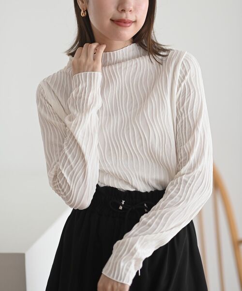 rps(アールピーエス)の「ウェーブジャガードプチハイネックカットソー(Tシャツ/カットソー・レディース・ブラック/オフホワイト/マスタード/アイボリー・フリー)」の2枚目の写真