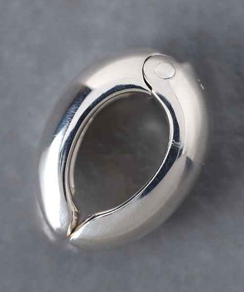 UNITED ARROWS（ユナイテッドアローズ）の「SILVER925 ティアドロップ イヤリング（イヤリング・レディース・シルバー・FREE）」の5枚目の写真