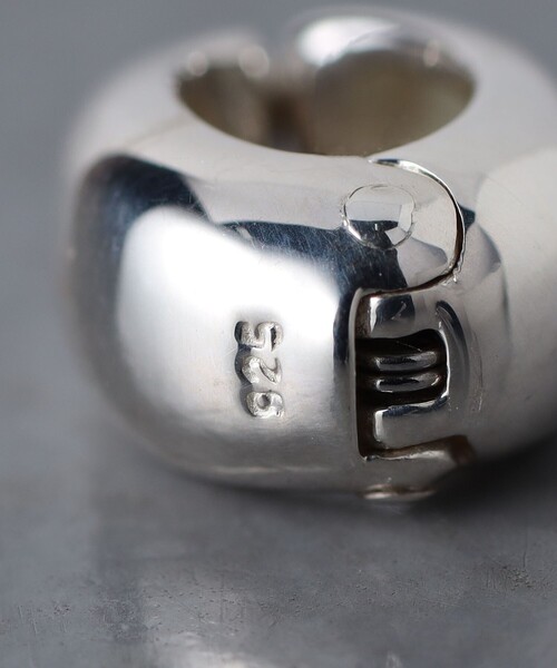 UNITED ARROWS（ユナイテッドアローズ）の「SILVER925 ティアドロップ イヤリング（イヤリング・レディース・シルバー・FREE）」の6枚目の写真