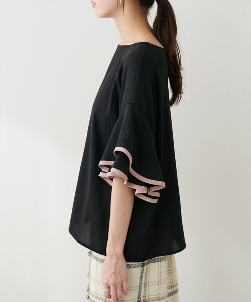 natural couture(ナチュラルクチュール)の「ラッフルフレア袖配色ブラウス(シャツ/ブラウス・レディース・ラベンダー/ベージュ/ブラック/ブルー/オフホワイト・FREE)」の17枚目の写真