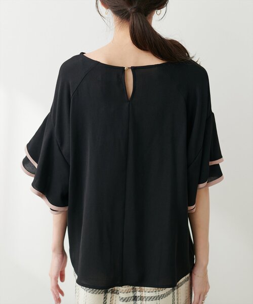 natural couture(ナチュラルクチュール)の「ラッフルフレア袖配色ブラウス(シャツ/ブラウス・レディース・ラベンダー/ベージュ/ブラック/ブルー/オフホワイト・FREE)」の18枚目の写真