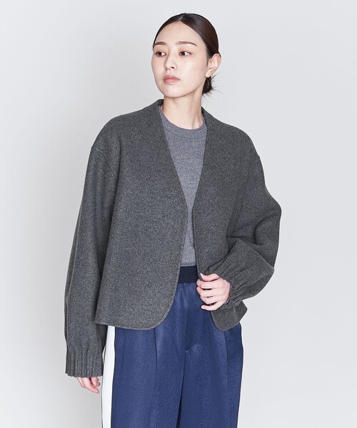 ASTRAET（アストラット）の「＜ASTRAET＞タック  ノーボタン リバージャケット②（ノーカラーコート・レディース・グレー・0/1）」の2枚目の写真