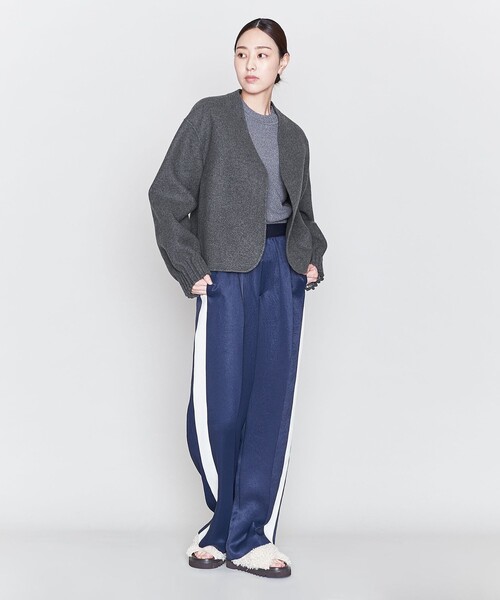 ASTRAET（アストラット）の「＜ASTRAET＞タック  ノーボタン リバージャケット②（ノーカラーコート・レディース・グレー・0/1）」の5枚目の写真