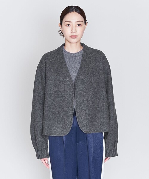ASTRAET（アストラット）の「＜ASTRAET＞タック  ノーボタン リバージャケット②（ノーカラーコート・レディース・グレー・0/1）」の6枚目の写真