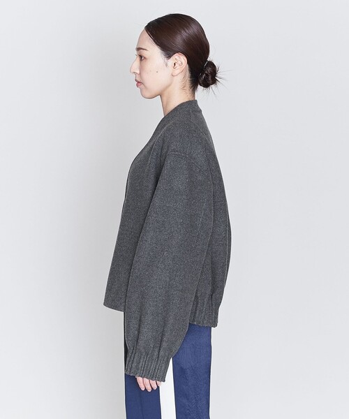 ASTRAET（アストラット）の「＜ASTRAET＞タック  ノーボタン リバージャケット②（ノーカラーコート・レディース・グレー・0/1）」の7枚目の写真