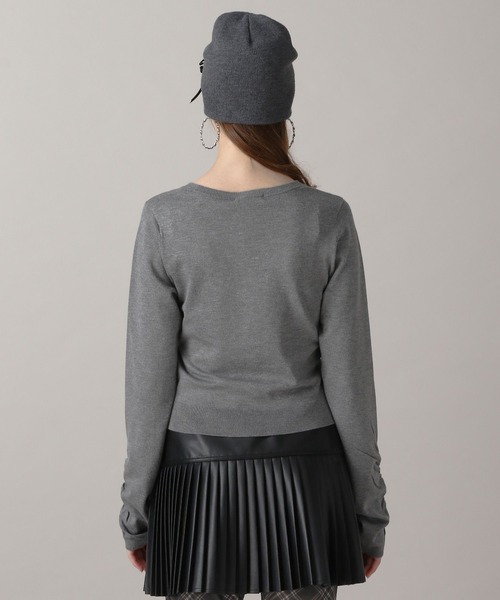 FOREVER 21（フォーエバー トゥエンティーワン）の「【2024FW】ハイゲージ袖シャーリングニット（ニット/セーター・レディース・ネイビー/レッド/ブラック/グレー・SMALL/MEDIUM）」の20枚目の写真