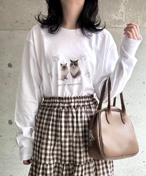 cuorequal(クオレコール)の「ねこribbonプリントロングTシャツ(Tシャツ/カットソー・レディース・ホワイト・MEDIUM/LARGE)」の1枚目の写真