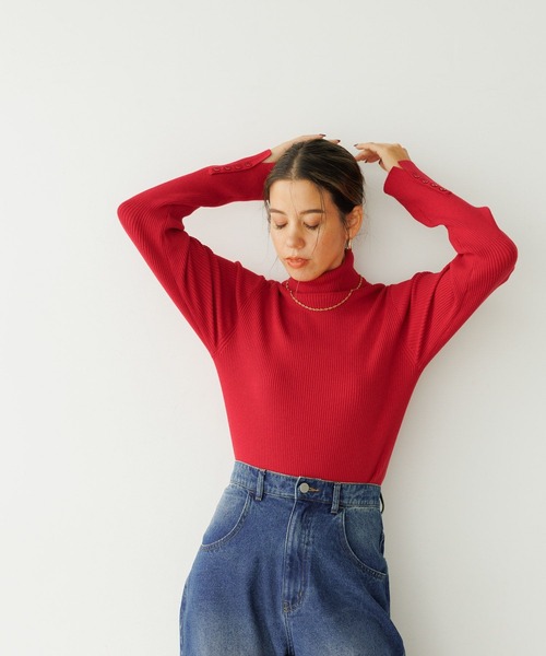 BAYFLOW（ベイフロー）の「[袖口ボタンがポイント]リブタートルニットプルオーバー（ニット/セーター・レディース・ブラック×ホワイト/レッド/ブラック/グレー・SMALL/MEDIUM）」の4枚目の写真