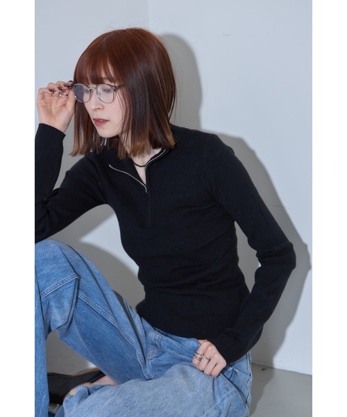 leimn(レイムン)の「フィンガーホールハーフジップリブニットポロシャツ(ニット/セーター・レディース・アイボリー/チャコールグレー/ブラック・FREE)」の8枚目の写真