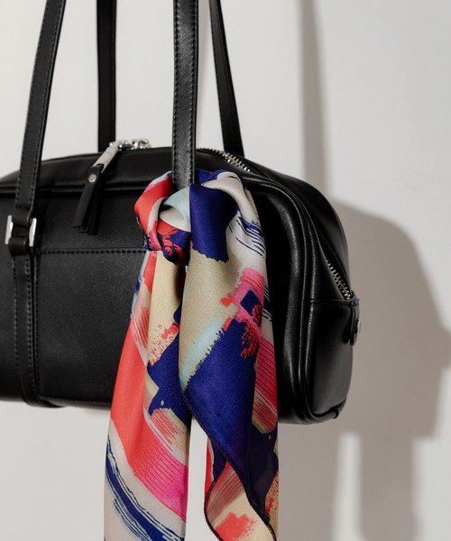 SMELLY（スメリー）の「アソートプリントミニスカーフ（バンダナ/スカーフ・レディース・ネイビー/ブルー・-）」の4枚目の写真