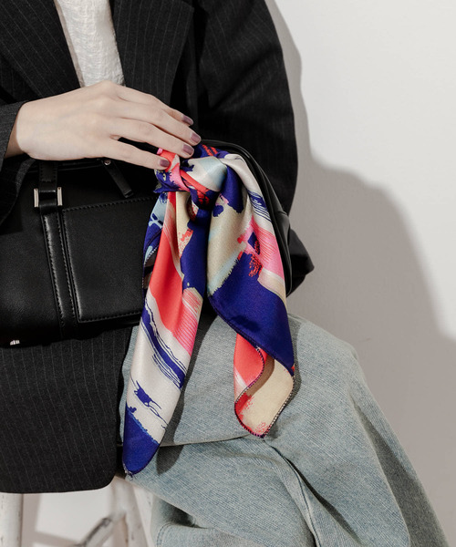 SMELLY（スメリー）の「アソートプリントミニスカーフ（バンダナ/スカーフ・レディース・ネイビー/ブルー・-）」の5枚目の写真