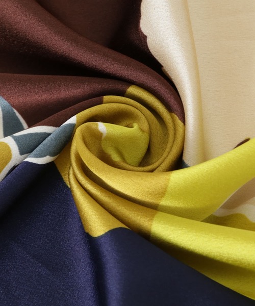 SMELLY（スメリー）の「アソートプリントミニスカーフ（バンダナ/スカーフ・レディース・ネイビー/ブルー・-）」の12枚目の写真