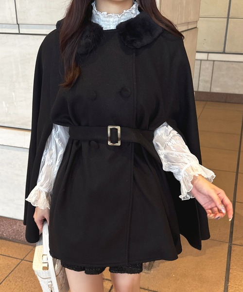 apres jour（アプレジュール）の「襟ファーベスト付きケープコート【ZOZOTOWN限定アイテム】（ポンチョ・レディース・ブラック/ピンクベージュ/オフホワイト・フリー/X-LARGE）」の13枚目の写真