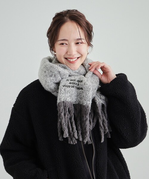 SHOO・LA・RUE(シューラルー)の「刺繍入りボリュームマフラー(ストール/ショール・レディース・ダークグレー/ライトオレンジ系・00)」の3枚目の写真