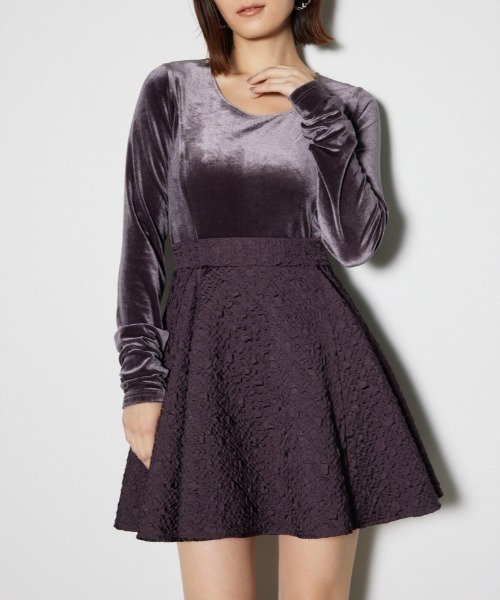 rienda(リエンダ)の「2WAYベロアフレアミニワンピース(スカート・レディース・ブラック/レッド/ダークグレー・SMALL/MEDIUM)」の1枚目の写真
