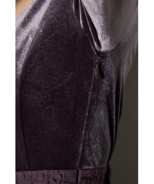 rienda(リエンダ)の「2WAYベロアフレアミニワンピース(スカート・レディース・ブラック/レッド/ダークグレー・SMALL/MEDIUM)」の19枚目の写真