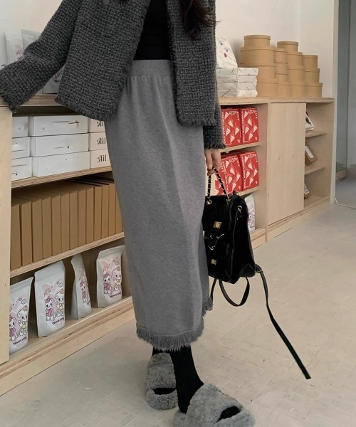 Miniministore(ミニミニストア)の「ロングスカート 裾フリンジニットスカート(スカート・レディース・アイボリー/ブラック/ダークグレー/ベージュ/ダークブラウン・FREE)」の8枚目の写真
