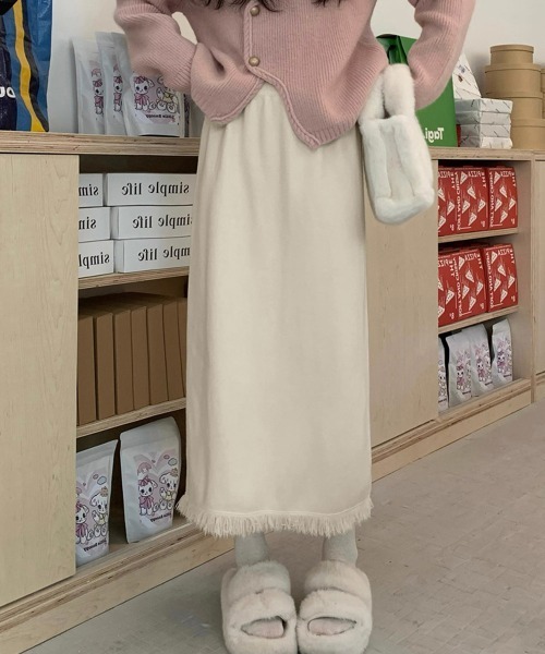 Miniministore(ミニミニストア)の「ロングスカート 裾フリンジニットスカート(スカート・レディース・アイボリー/ブラック/ダークグレー/ベージュ/ダークブラウン・FREE)」の10枚目の写真