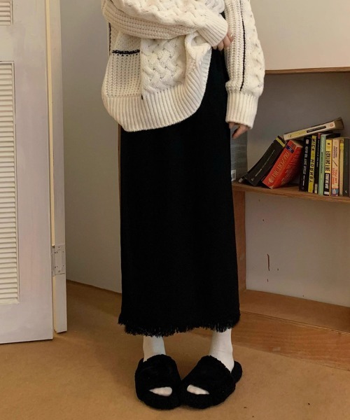 Miniministore(ミニミニストア)の「ロングスカート 裾フリンジニットスカート(スカート・レディース・アイボリー/ブラック/ダークグレー/ベージュ/ダークブラウン・FREE)」の11枚目の写真