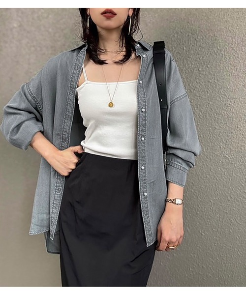 【大人デニム】パール釦オーバーデニムシャツ Emma Taylor 大人デニム】パール釦オーバーデニムシャツ Emma Taylor