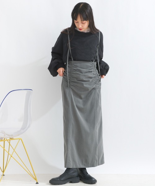 terrace(テラス)の「シャーリングサスペンダースカート(つなぎ/オールインワン・レディース・ベージュ/チャコール/ブラック・MEDIUM)」の11枚目の写真