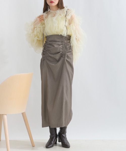 terrace(テラス)の「シャーリングサスペンダースカート(つなぎ/オールインワン・レディース・ベージュ/チャコール/ブラック・MEDIUM)」の17枚目の写真