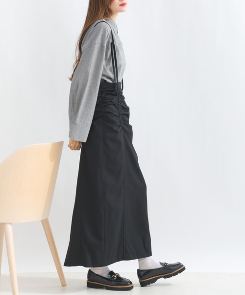 terrace(テラス)の「シャーリングサスペンダースカート(つなぎ/オールインワン・レディース・ベージュ/チャコール/ブラック・MEDIUM)」の12枚目の写真