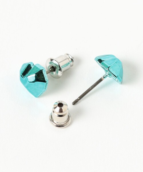 Ray BEAMS（レイビームス）の「カラー スタッズハートピアス（ピアス（両耳用）・レディース・サックスブルー/ピンク・ONE SIZE）」の4枚目の写真