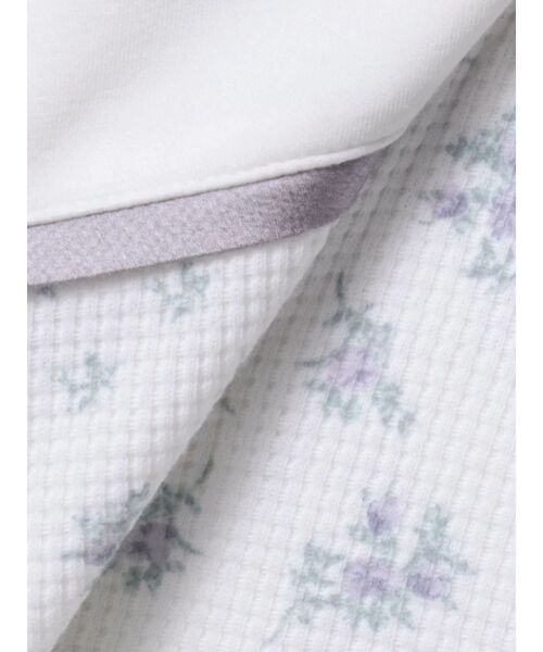 merry jenny(メリージェニー)の「floralショートトラックジャケット / 花柄ショートトラックジャケット(ジャージ・レディース・ピンク/ブルー・FREE)」の9枚目の写真