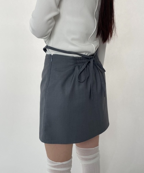 hugi(ハギ)の「LOW RISE RIBBON MINI SKIRT/ローライズリボンミニスカート(スカート・レディース・ブラック/グレー・FREE)」の8枚目の写真