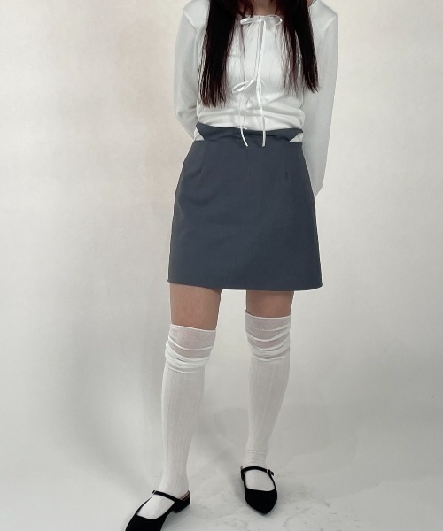 hugi(ハギ)の「LOW RISE RIBBON MINI SKIRT/ローライズリボンミニスカート(スカート・レディース・ブラック/グレー・FREE)」の3枚目の写真