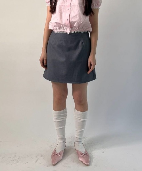 hugi(ハギ)の「LOW RISE RIBBON MINI SKIRT/ローライズリボンミニスカート(スカート・レディース・ブラック/グレー・FREE)」の5枚目の写真