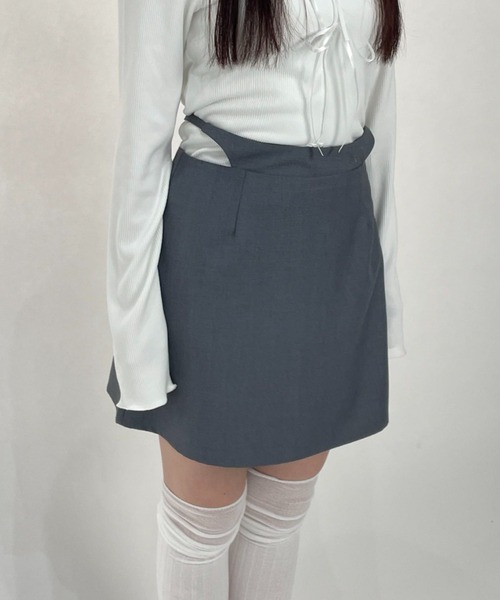 hugi(ハギ)の「LOW RISE RIBBON MINI SKIRT/ローライズリボンミニスカート(スカート・レディース・ブラック/グレー・FREE)」の7枚目の写真