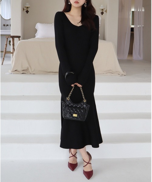 ROYAL PARTY(ロイヤルパーティー)の「Vネックマーメイドワンピース(ワンピース・レディース・パープル/ブラック・FREE/SHORT)」の14枚目の写真