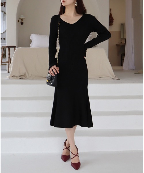 ROYAL PARTY(ロイヤルパーティー)の「Vネックマーメイドワンピース(ワンピース・レディース・パープル/ブラック・FREE/SHORT)」の18枚目の写真