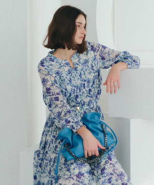 YECCA VECCA(イェッカヴェッカ)の「2wayチェーンギャザーバッグ(ショルダーバッグ・レディース・ブラック/ブルー/シルバー/ゴールド・FREE)」の8枚目の写真