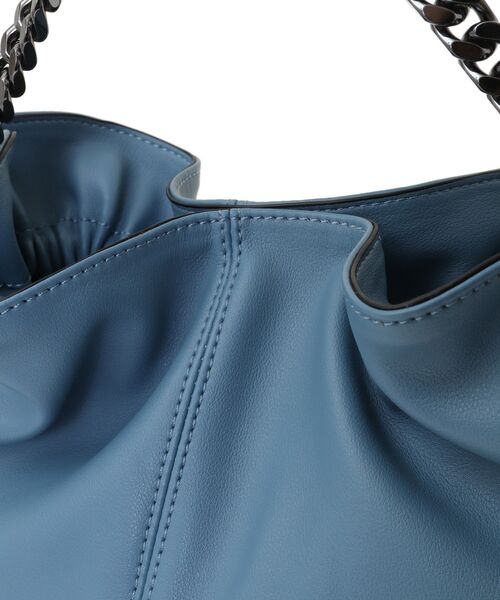 YECCA VECCA(イェッカヴェッカ)の「2wayチェーンギャザーバッグ(ショルダーバッグ・レディース・ブラック/ブルー/シルバー/ゴールド・FREE)」の19枚目の写真