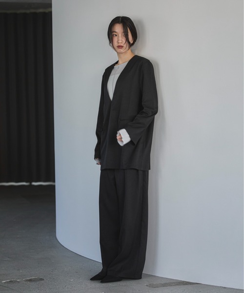 feepur（フェピュール）の「【セットアップ可】Vネックプルオーバー（その他トップス・レディース・チャコールグレー/グレイッシュベージュ/ブラック/ブラウン・MEDIUM）」の11枚目の写真